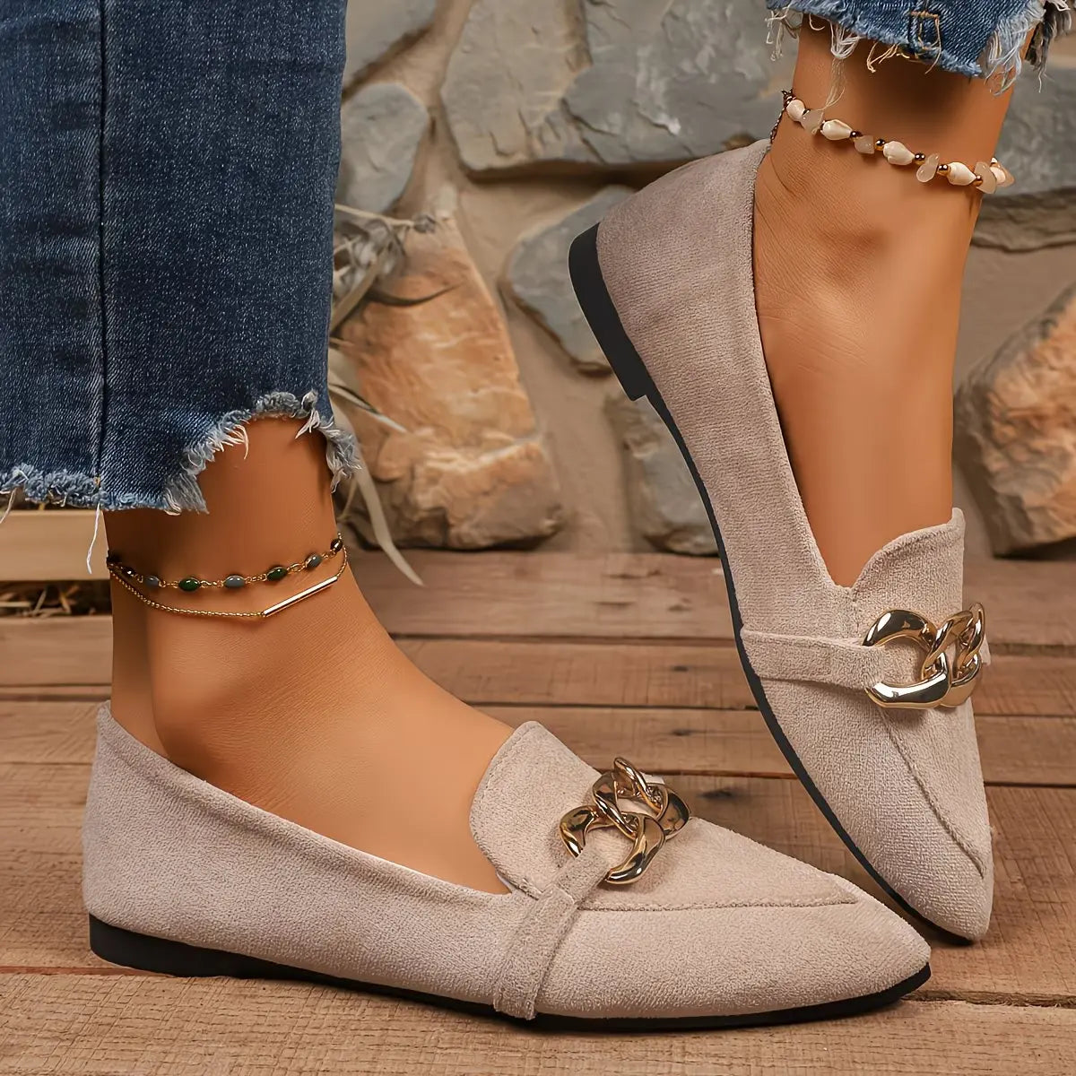 Boutiques Shoes，New Women'S Retro Loafers with Gold Buckle — French-Style Pointed-Toe Flats